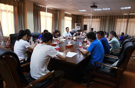 交流總結(jié)，提高財(cái)務(wù)水平