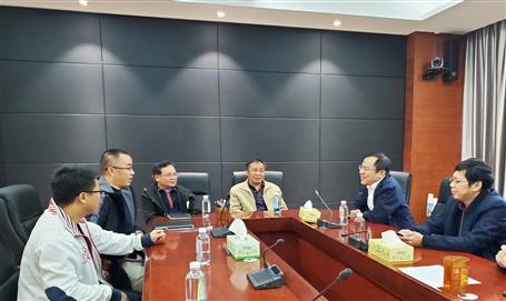 廖立波到梧州市商貿(mào)物流開發(fā)建設投資有限公司交流座談