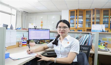 【樹榜樣 當(dāng)先鋒】?jī)?yōu)秀共產(chǎn)黨員徐娟：樂(lè)于助人 擔(dān)當(dāng)作為