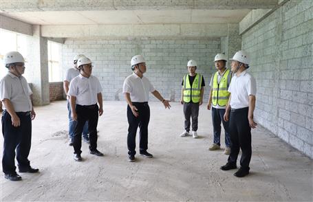 覃振華到桂華分公司項目開展第三季度暨“中秋節(jié)”“國慶節(jié)”前安全生產(chǎn)質量綜合大檢查